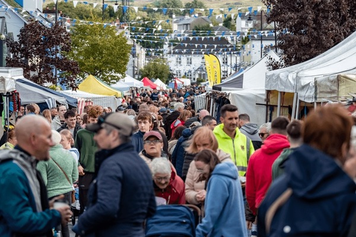 Holiday Farmers Market at The Village LLV: December Festivities Guide